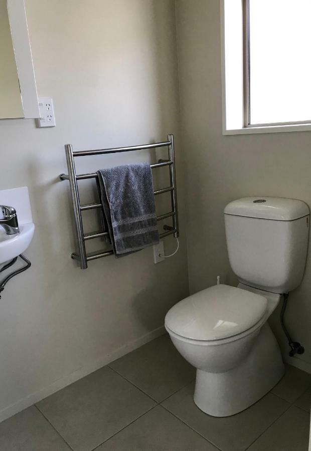 Christchurch City Fringe Family Home Modern Private Room Крайстчърч Екстериор снимка